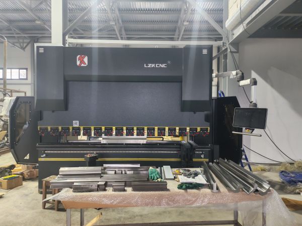 Пресс листогибочный серво-гидравлический HPB CNC 125х3200 с ЧПУ ESA S875W 3D (6+1)